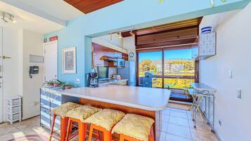 Fridge, microwave, stovetop, toaster