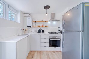 Fridge, microwave, stovetop, toaster - Armonia Golf (Las Condes)