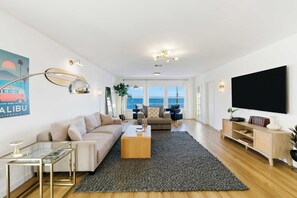 TV, offices - Casa Valentina by Oraklus (Malibu)