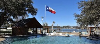 Serene 3-bedroom house overlooking Possum Kingdom Lake.