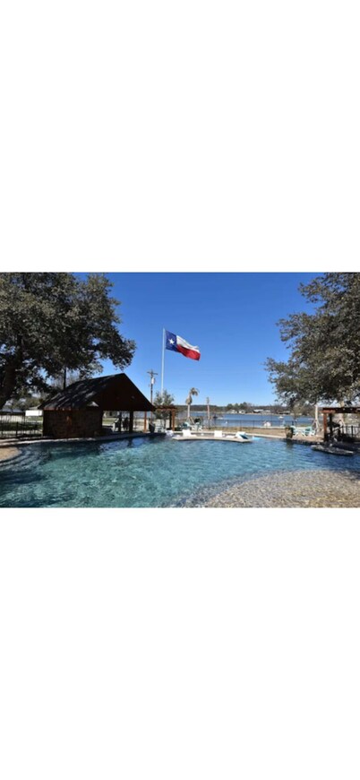 Serene 3-bedroom house overlooking Possum Kingdom Lake.