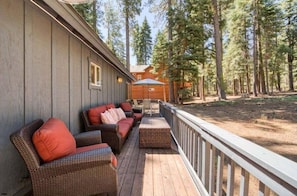 Property grounds - Holly Forest Retreat in Tahoe City (Tahoe City)