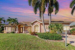 Exterior - Rose Lake Escape - Gulf Access & Pet Friendly (Cape Coral)