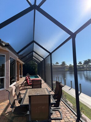 Outdoor dining - Rose Lake Escape - Gulf Access & Pet Friendly (Cape Coral)
