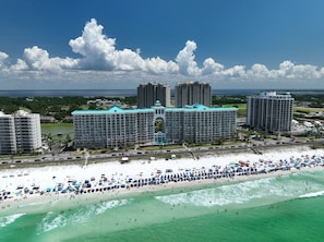 On the beach - Majestic Sun 702B-Gulf Views-Sleeps 6-Seascape Resort (Miramar Beach)