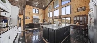 Unwind in a Spacious Kentucky Barndominium Ideal for Vacations and Events.