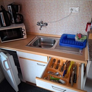Private kitchen - Wheelchair accessible vacation apartment at Lake Balaton/Balatonboglar,dogs allowed/free of charge (Balatonboglár)