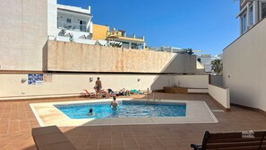 Pool - Centrally located family apartment - South Costa Nerja (Nerja)