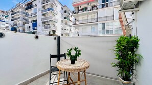 Outdoor dining - Modern Central Apartment - South Costa Nerja (Nerja)
