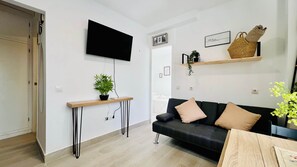 TV - Modern Central Apartment - South Costa Nerja (Nerja)