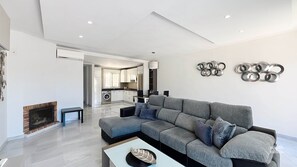 TV - Nerja Sea & Sierra Escape by South Costa (Nerja)