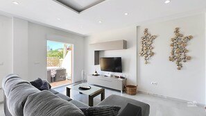 TV - Nerja Sea & Sierra Escape by South Costa (Nerja)