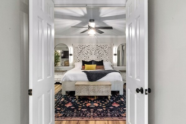 4 slaapkamers, een strijkplank/strijkijzer, gratis wifi, beddengoed