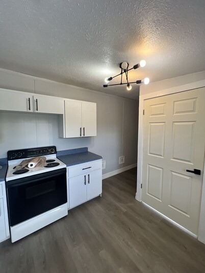 Cozy 1-bedroom studio in serene Port Charlotte with AC PRIVATE ENTRANCE