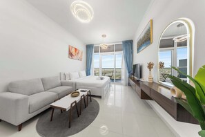 Iron/ironing board, WiFi, bed sheets - Free housekeeping visits during your stay - StayShort - Studio in Damac Hills Sleeps 2 with Balcony! (Damac Hills)