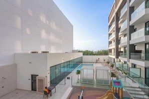 Pool - StayShort - Studio Unit in JVC Sleeps 4 with Balcony! (JVC)