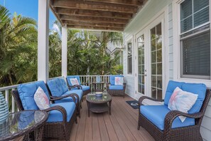 Terrace/patio - Fairwinds Family Getaway with Pool & Hot Tub - by Island Real Estate Vactions (Holmes Beach)
