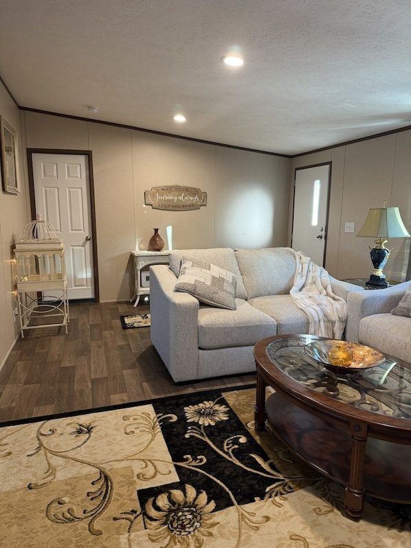 TV - Horse & Garden Farmstay: Rustic Meets Regenerative (Morriston)