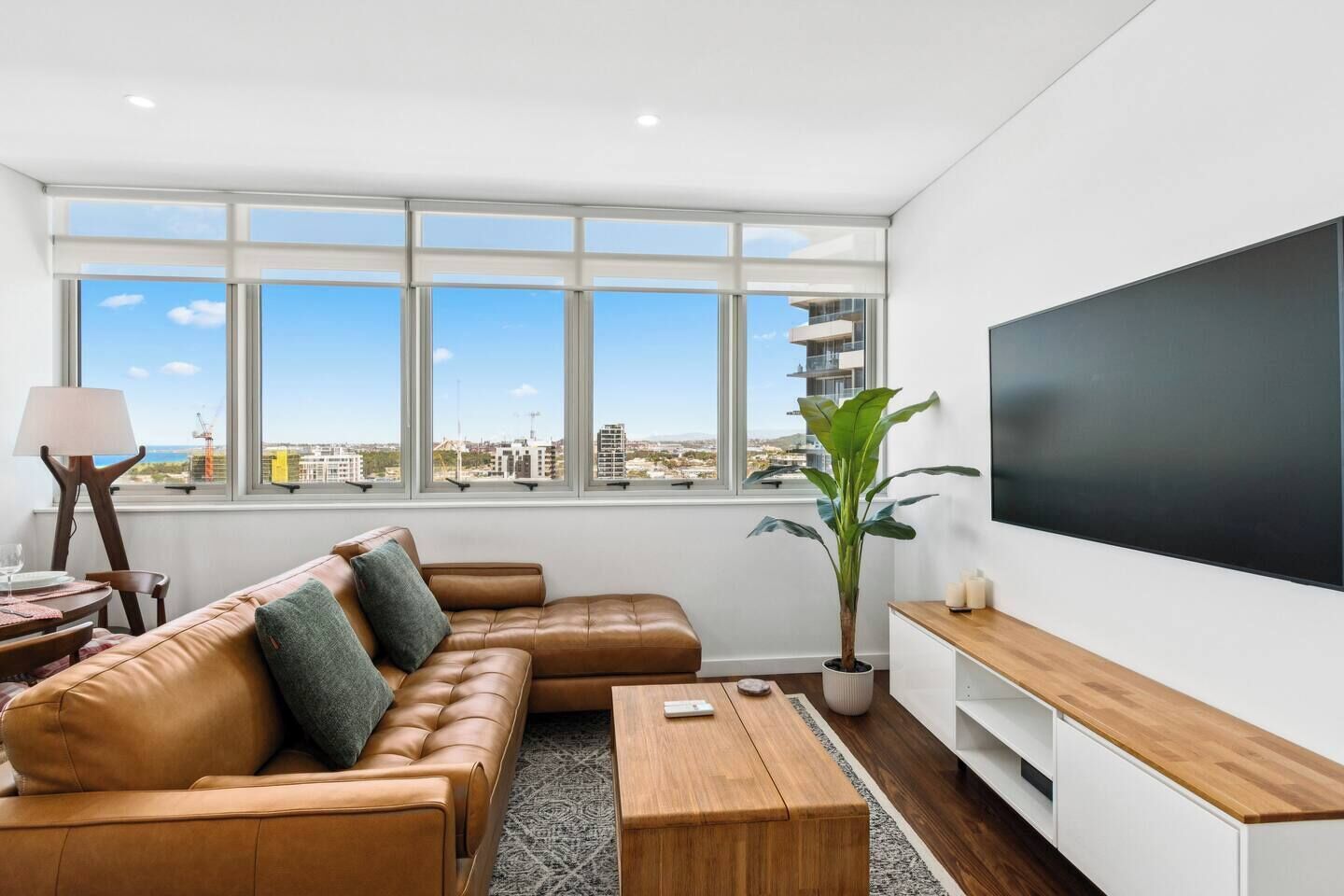 Cityview Escape Poolside Living Near Cbd And Beach - Wollongong