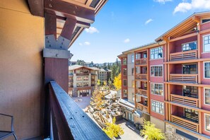 Property grounds - The Village #2408 - Village Center Cozy Getaway w Fireplace (Mammoth Lakes)
