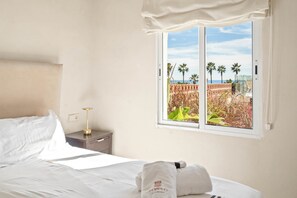 3 makuuhuonetta, silitysrauta/-lauta, Wi-Fi, vuodevaatteet