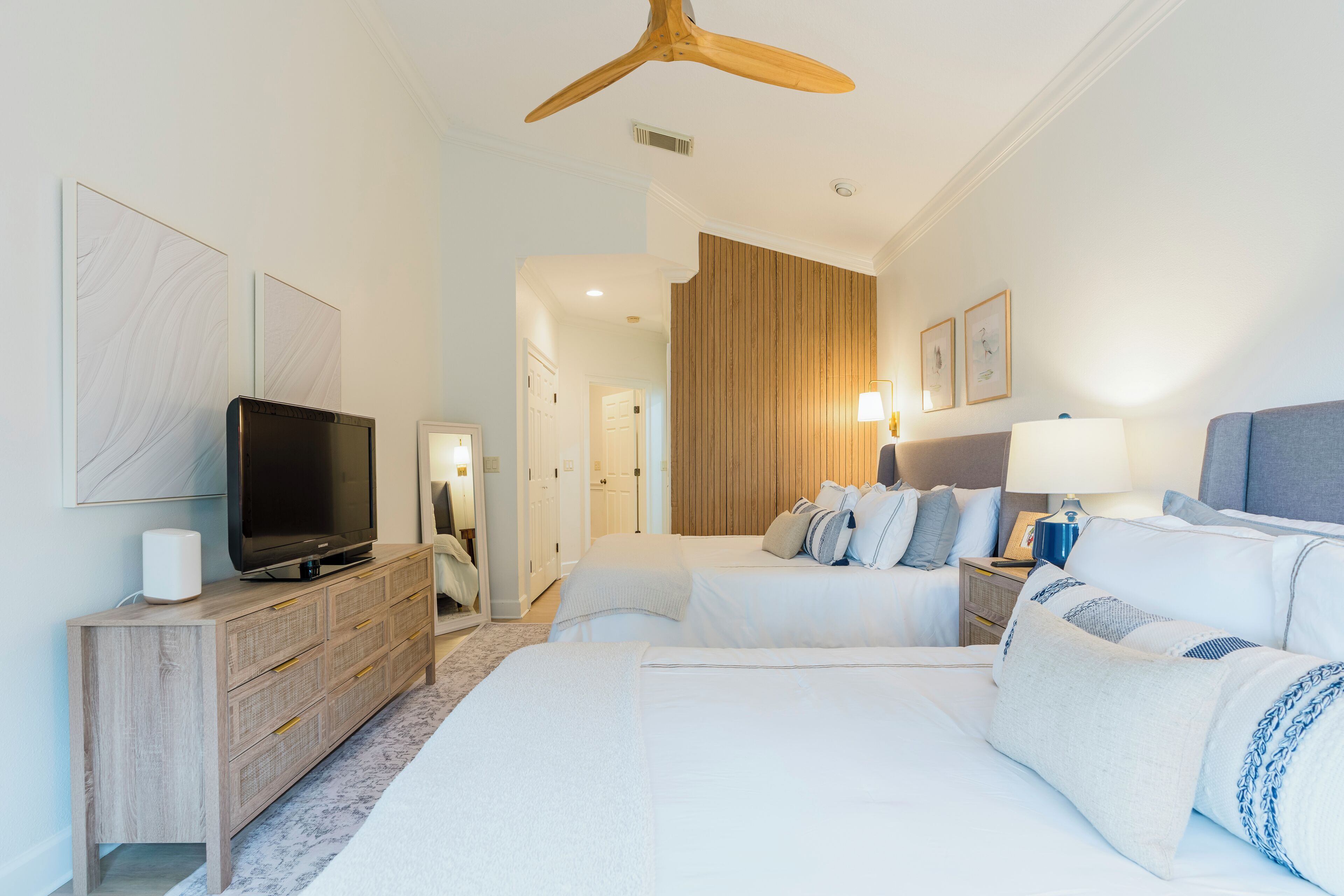 1 habitación, tabla de planchar con plancha, wifi y ropa de cama 