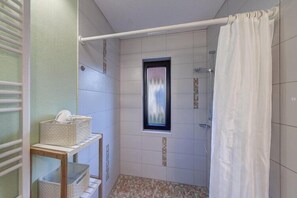 Shower - Großzügige Ferienwohnung für bis zu 9 Personen (Burhave)