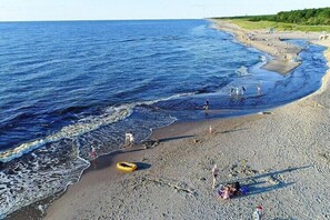 Tæt på stranden
