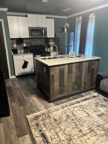 1-bedroom apartment in welcoming Memphis with AC and comfort.