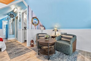 Interior - The Crow's Nest Historic Downtown Studio 1BD 1BA
Private, Walkable, City View (St. Augustine)