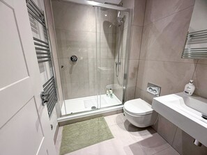 Bathroom - NEW Studio flat near Regent's Park & Marylebone (London)