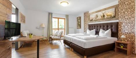 Family Room, Hill View | Free WiFi