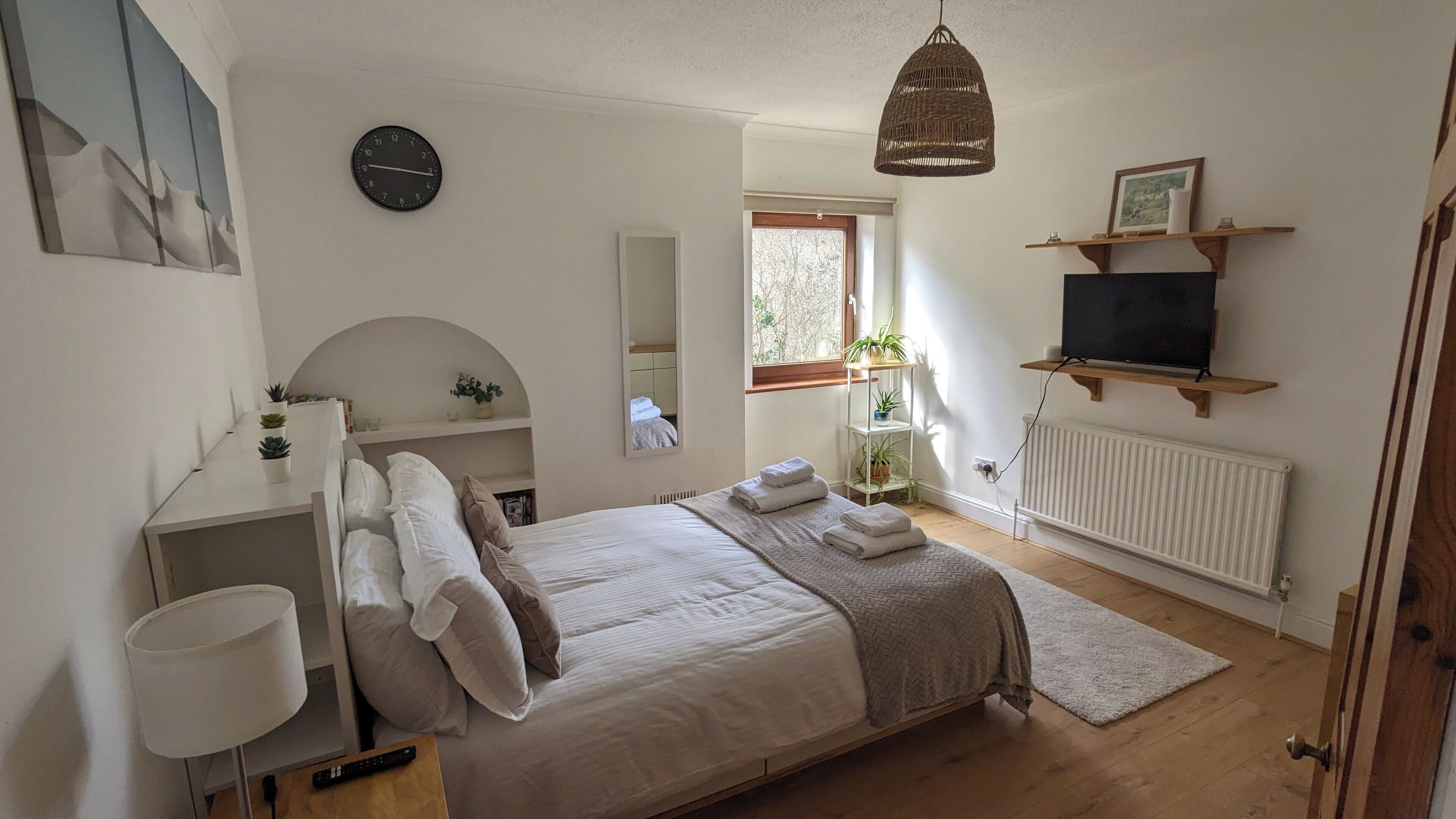 3 bedrooms, iron/ironing board, free WiFi, bed sheets