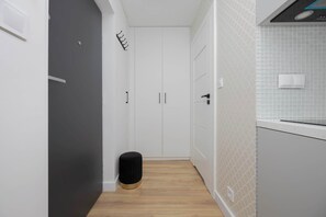 Interior - Functional Studio in the Heart of Ochota | Close to Och-Theater (Warszawa)