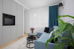 TV - Functional Studio in the Heart of Ochota | Close to Och-Theater (Warszawa)