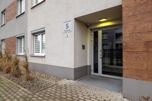 Exterior detail - Karoliny 5 | Katowice | Modern Apartment | Remote Work | Two Bedroom (Katowice)