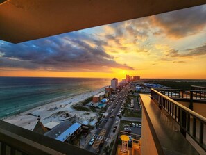 Property grounds - Balcony | Walk to Pier Park | Beach Across Street (Panama City Beach)