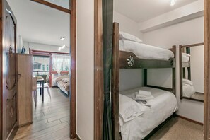 Familienapartment, Mehrere Schlafzimmer (Prestige Eleven In The Center Of Town)