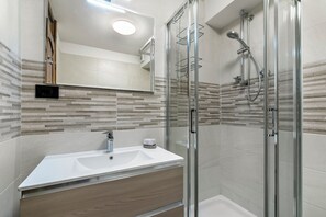 Shower, hair dryer, bidet, towels - Prestige Eleven In The Center Of Town (Sestriere)
