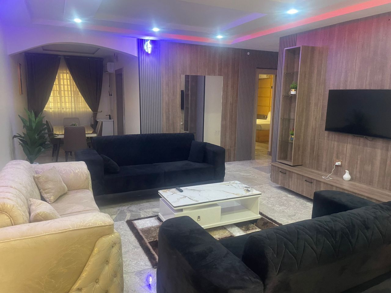 Studio Suite, City View | Living area