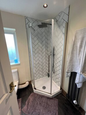 獨棟房屋, 2 間臥室, 無障礙, 花園景觀 | 浴室