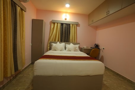 Caja de seguridad en la habitación y escritorio