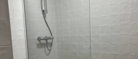 Apartment, 1 Bedroom, Patio | Bathroom