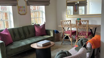 Apartment, 1 Bedroom | Living room