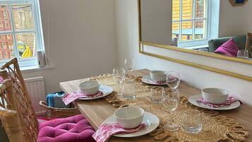 Apartment, 1 Bedroom, Patio | Dining room