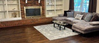 Spacious 4-bedroom house in tranquil Memphis with a pool and game room