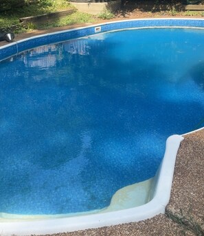 Outdoor pool - Spacious 4-bedroom house in tranquil Memphis with a pool and game room (Memphis)