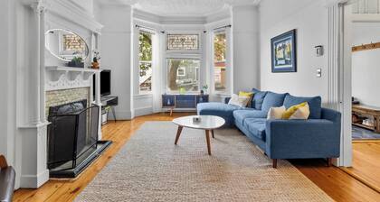 Modern Downtown Oasis