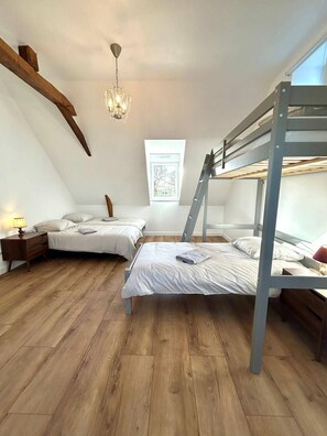 3 bedrooms, iron/ironing board, internet, bed sheets - Le Clos des Aulnes (Astillé)