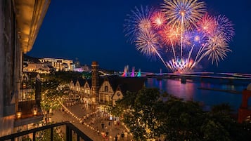 Balcony Suite Firework Ocean | Utsikt fra balkong
